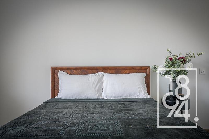 Maison - 280 m² - 7 pièces