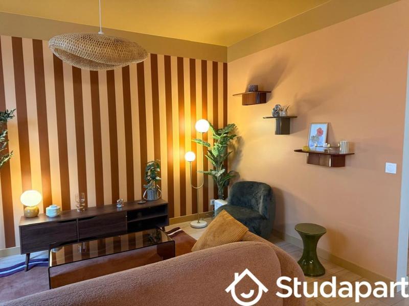 Chambre - 11 m² - 1 pièce