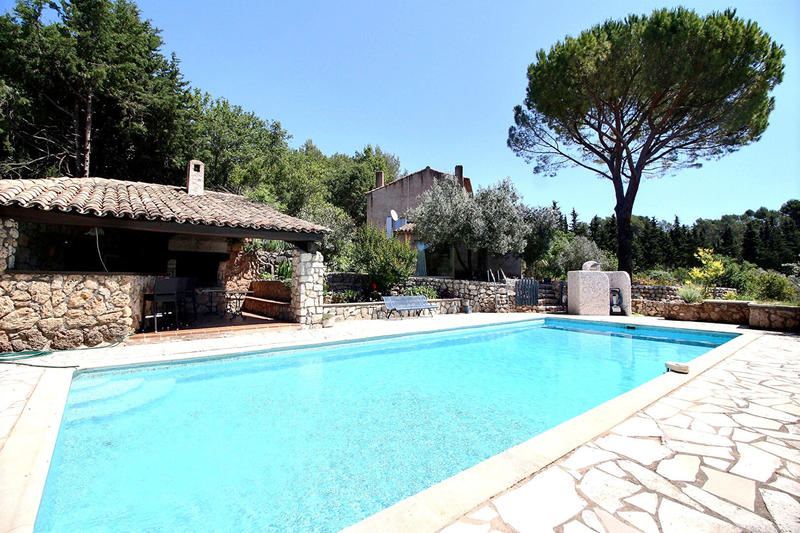 Maison - 270 m² - 12 pièces