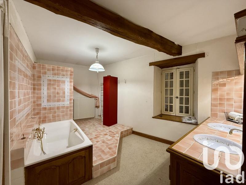 Maison - 376 m² - 9 pièces