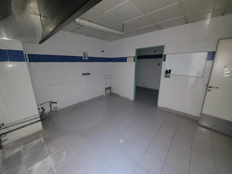 Local d'activité / Entrepôt - 434 m² - 10 pièces