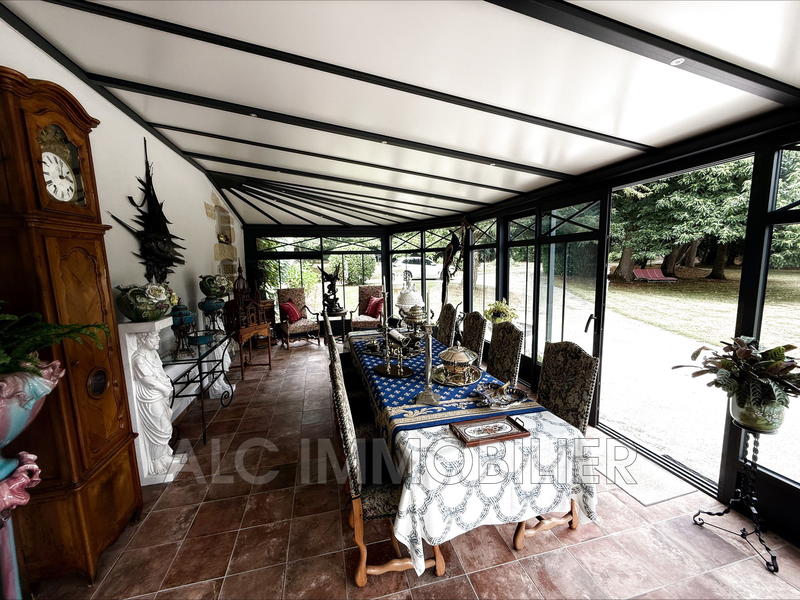 Propriété - 469 m² - 12 pièces