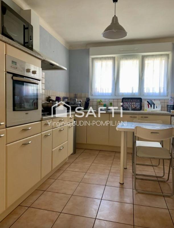 Appartement - 111 m² - 5 pièces