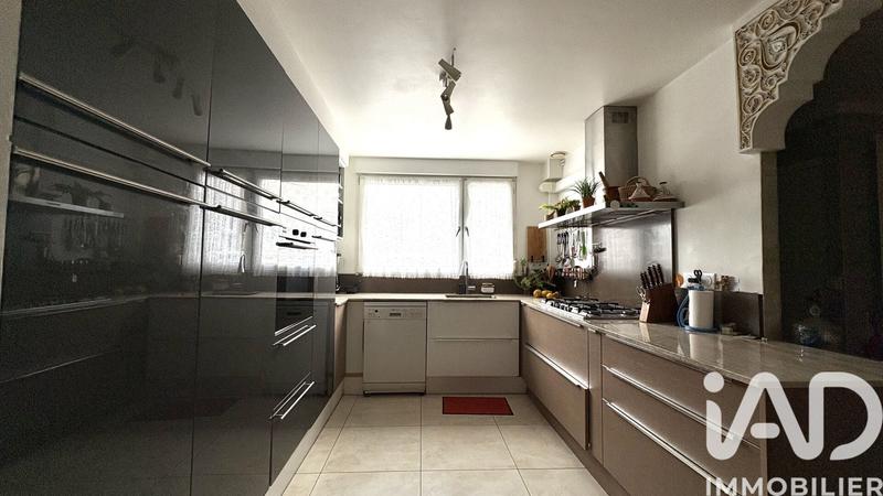 Maison - 180 m² - 7 pièces