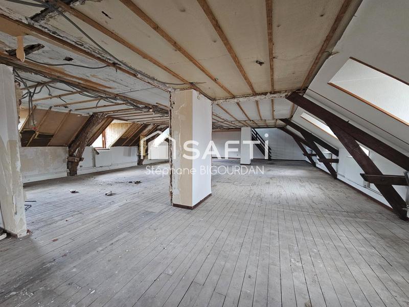 Appartement - 155 m² - 2 pièces