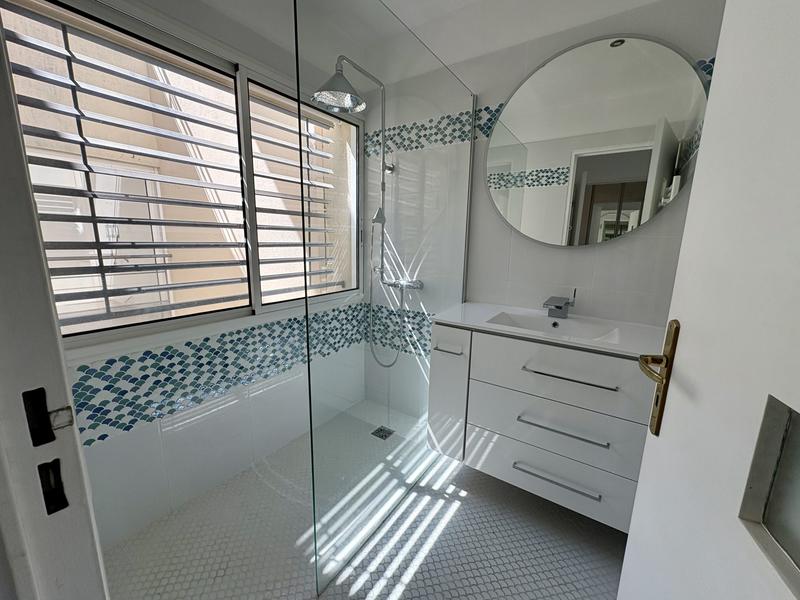 Appartement - 128 m² - 6 pièces