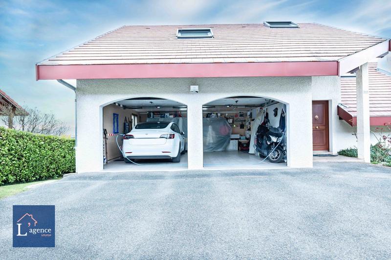 Maison - 200 m² - 7 pièces