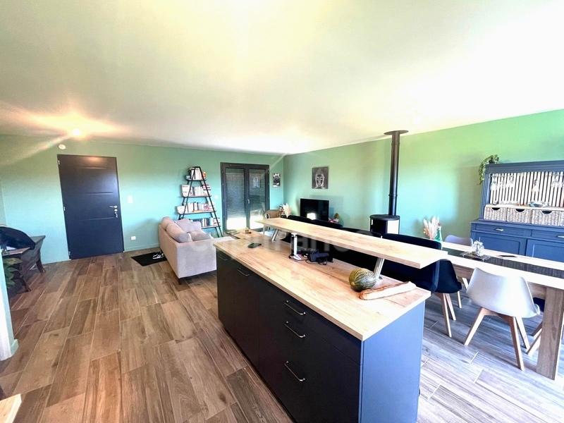 Maison - 93 m² - 4 pièces