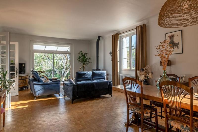 Maison - 223 m² - 7 pièces