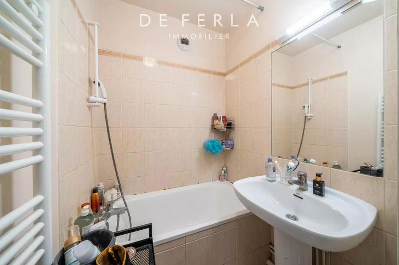 Appartement - 100 m² - 5 pièces