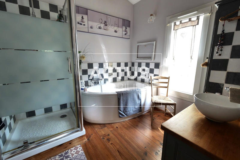 Maison - 186 m² - 5 pièces