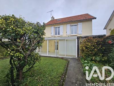 Maison - 93 m² - 5 pièces