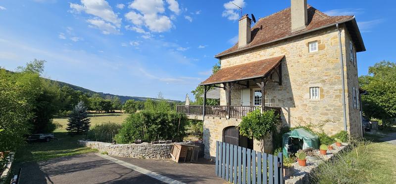 Maison - 249 m² - 4 pièces