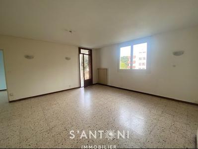 Appartement - 82 m² - 4 pièces