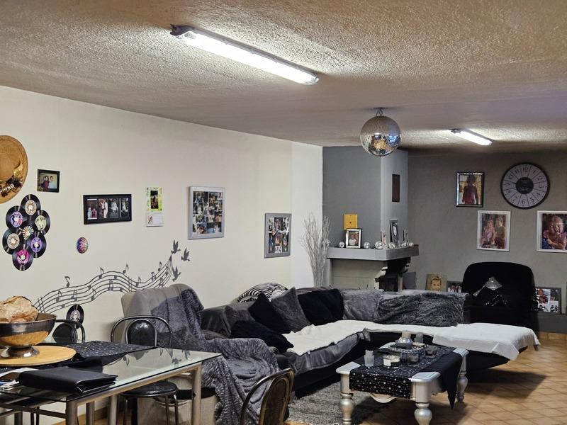 Maison - 287 m² - 10 pièces