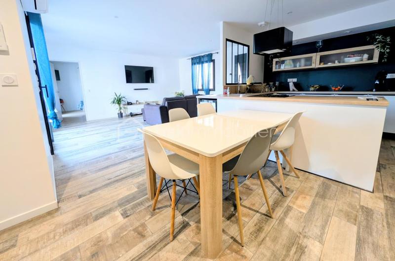 Maison traditionnelle - 138 m² - 6 pièces