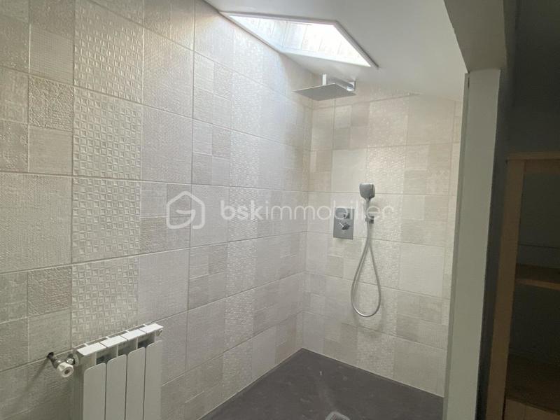 Maison - 220 m² - 9 pièces