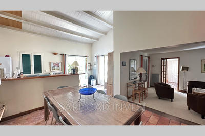 Maison - 180 m² - 8 pièces