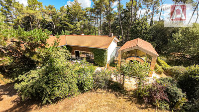 Maison - 233 m² - 8 pièces