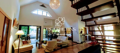 Villa - 220 m² - 6 pièces