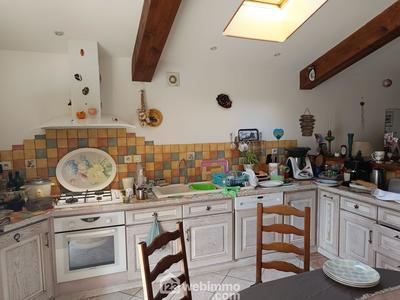 Maison - 240 m² - 8 pièces