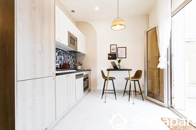 Chambre - 11 m² - 1 pièce