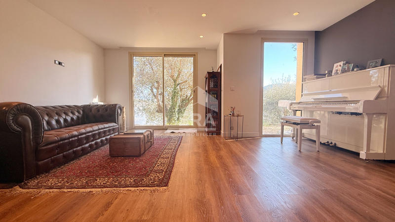 Maison - 144 m² - 5 pièces