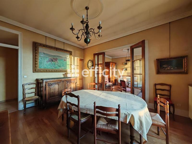 Appartement - 181 m² - 5 pièces