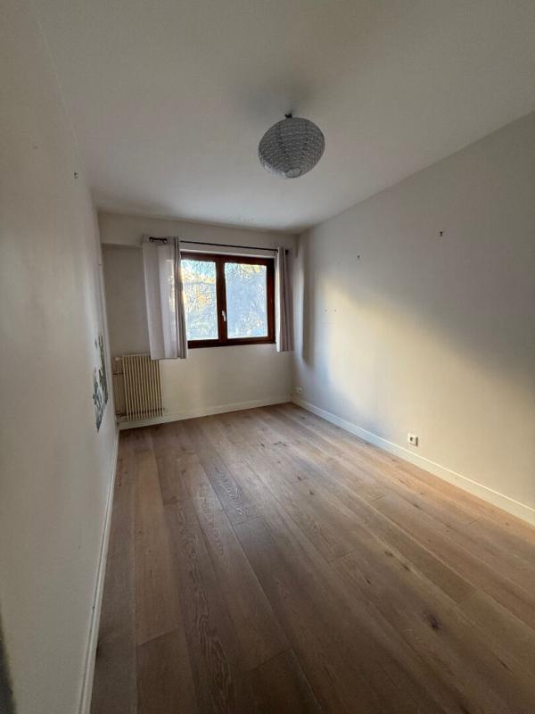 Appartement - 83 m² - 5 pièces