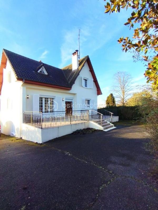 Maison traditionnelle - 123 m² - 6 pièces