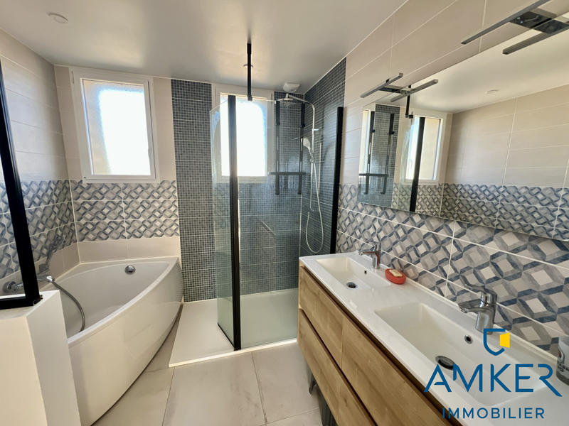 Maison - 200 m² - 7 pièces