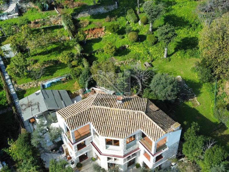 Villa - 220 m² - 7 pièces