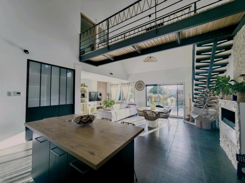 Maison - 160 m² - 6 pièces