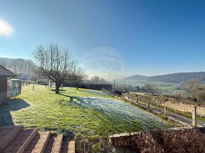 Maison - 96 m² - 4 pièces