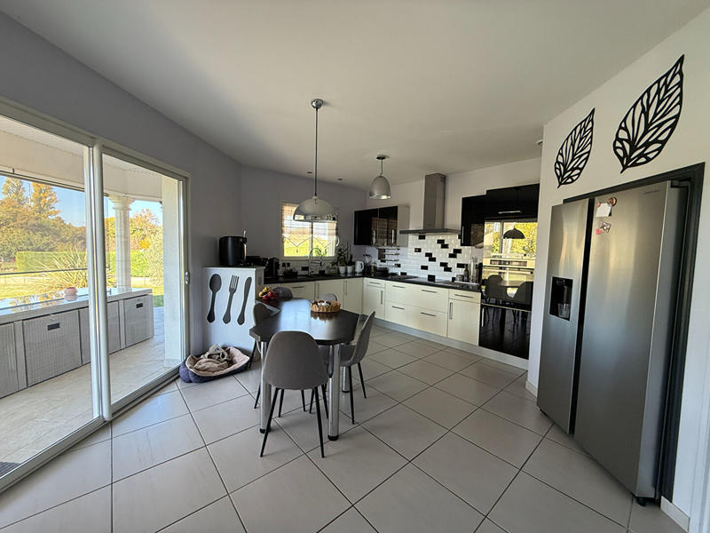 Maison - 182 m² - 6 pièces