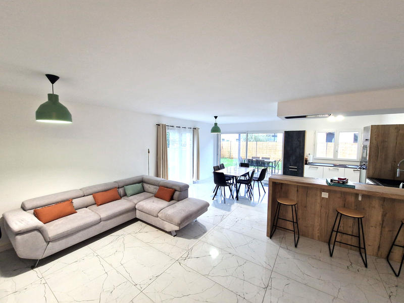 Maison - 95 m² - 4 pièces