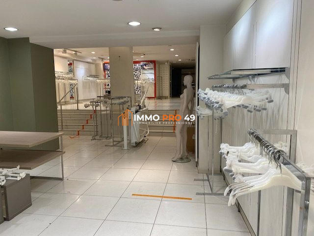 Local commercial - 430 m² - 3 pièces