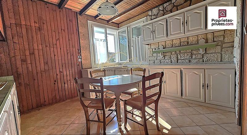 Maison - 95 m² - 5 pièces