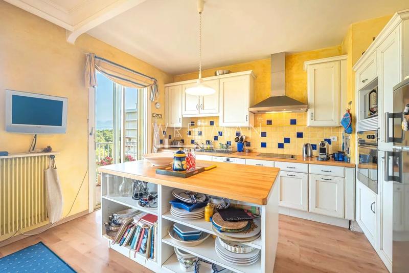 Appartement - 179 m² - 5 pièces