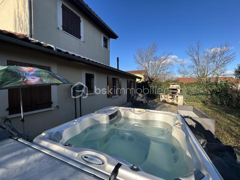 Maison traditionnelle - 140 m² - 7 pièces