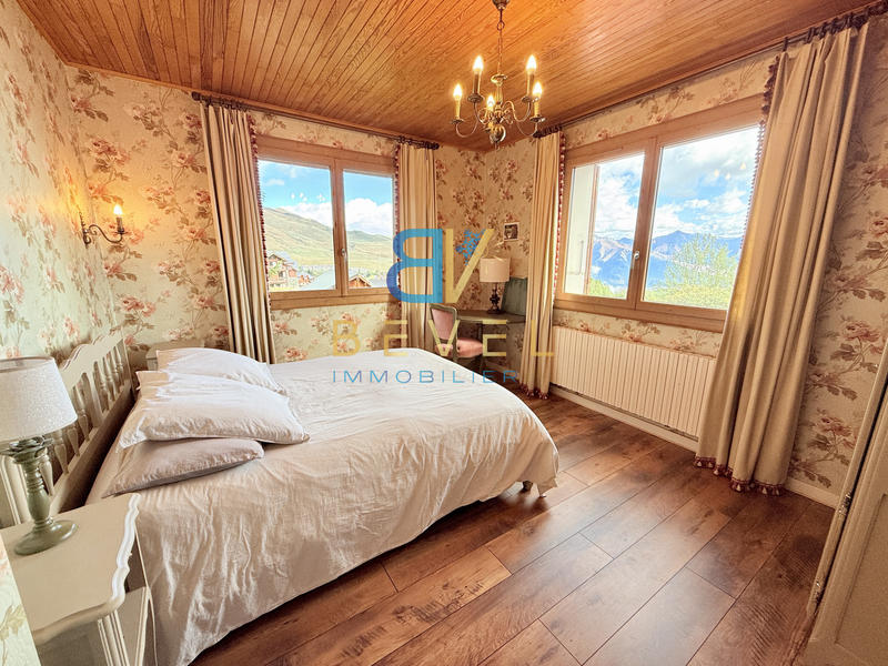 Châlet - 280 m² - 10 pièces