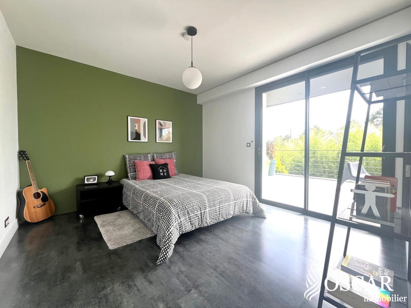 Maison contemporaine - 262 m² - 12 pièces