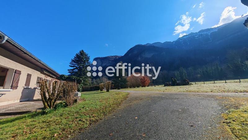 Maison traditionnelle - 162 m² - 5 pièces