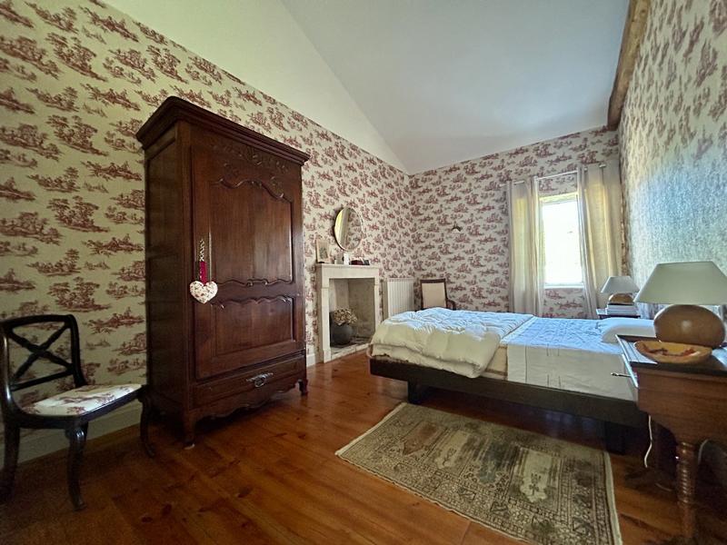 Maison - 336 m² - 10 pièces