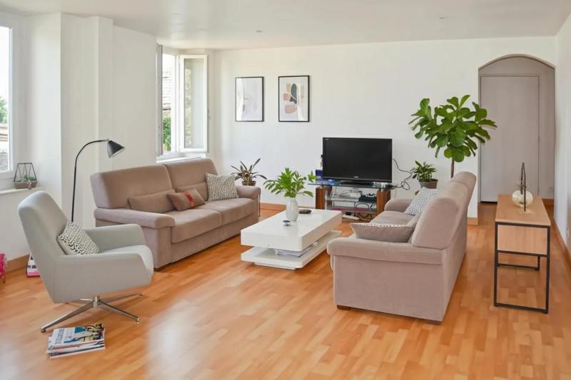 Maison - 200 m² - 7 pièces