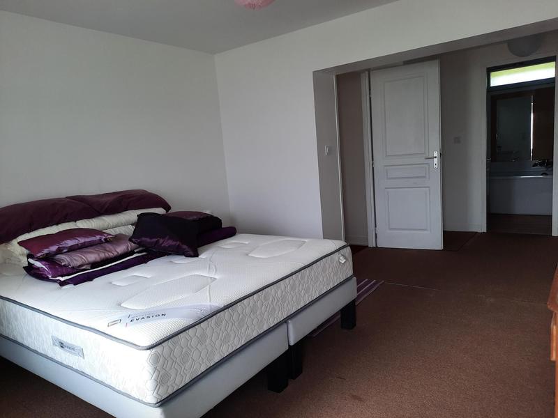 Maison traditionnelle - 133 m² - 12 pièces