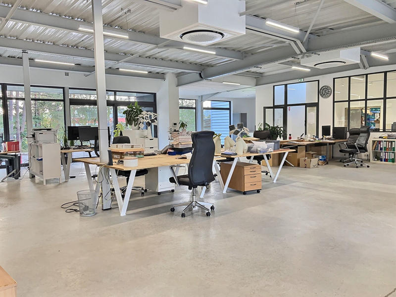 Local d'activité / Entrepôt - 1 166 m²