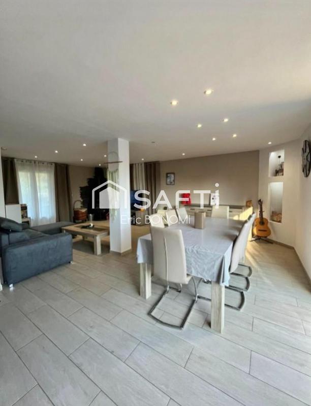 Maison - 137 m² - 5 pièces