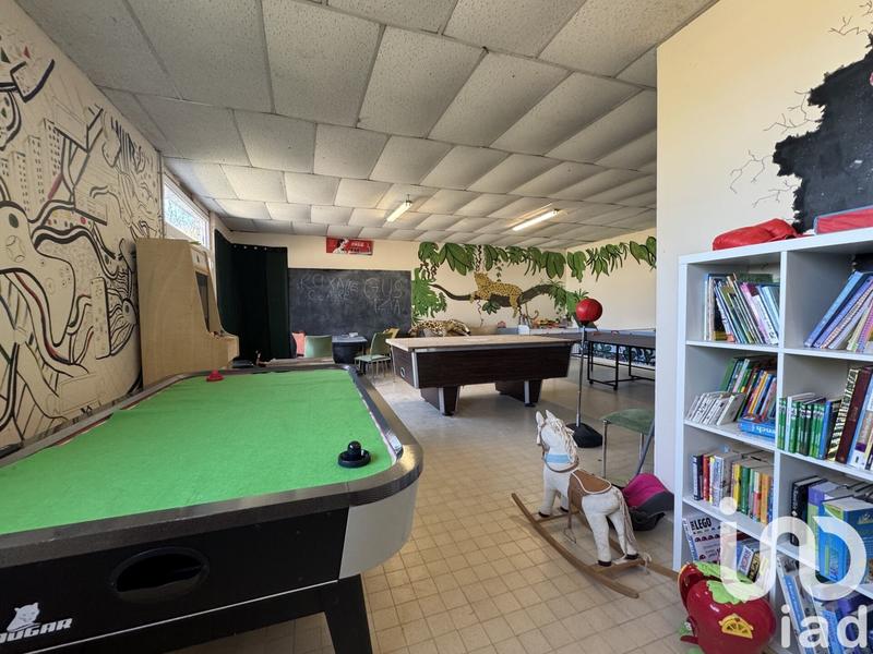 Maison - 650 m² - 25 pièces