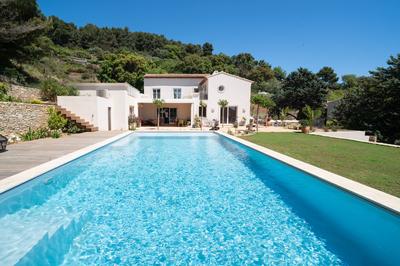 Maison - 268 m² - 7 pièces